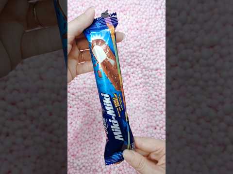 Miki (37) — mencari dan menemukan jajanan es krim aice Miki Miki rasa vanila & cokelat di dalam kardus #icecream