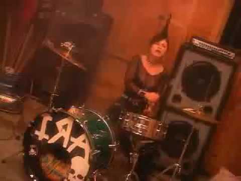 I.R.A. — I R A  PUNK   SEPULTADO
