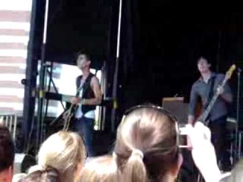 The Sounds — The Sounds - Tony the Beat (Push It) short clip