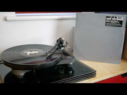 Omni Trio — Omni Trio - Who Are You? (E-Z Rollers Remix) (Moving Shadow SHADOW121 W) 1998
