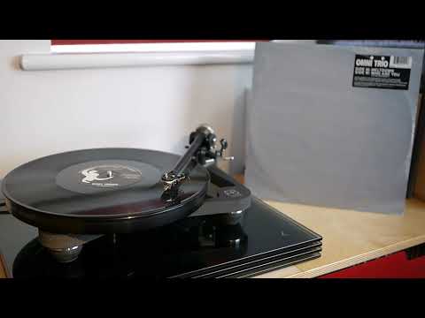 Omni Trio — Omni Trio - Meltdown (Moving Shadow SHADOW121 M) 1998