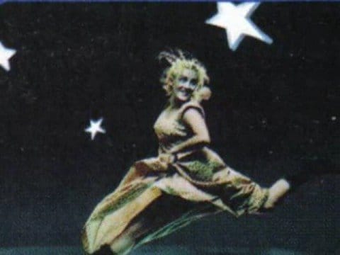 Aurora Y La Academia — Aurora y la Academia -  Estando