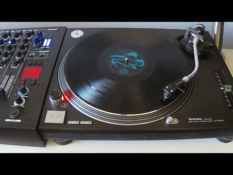 Heavens Gate (2) — HEAVENS GATE - Livin' In Hysteria 12" Vinyl Version