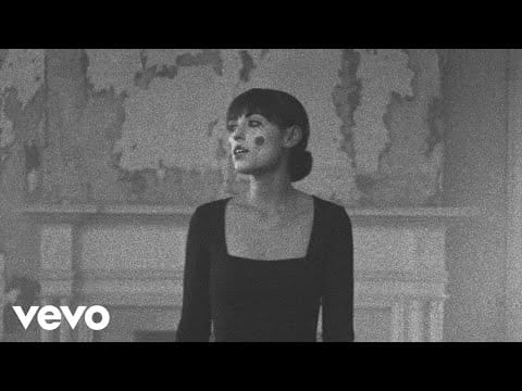 Sasha Sloan — Sasha Sloan - House With No Mirrors (Official Video)