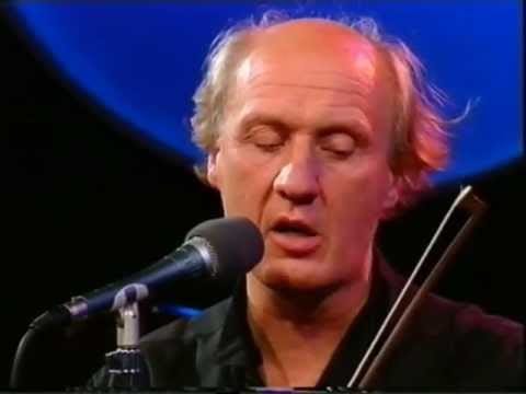 Herman van Veen — Herman van Veen zingt "moenie weggaan nie"