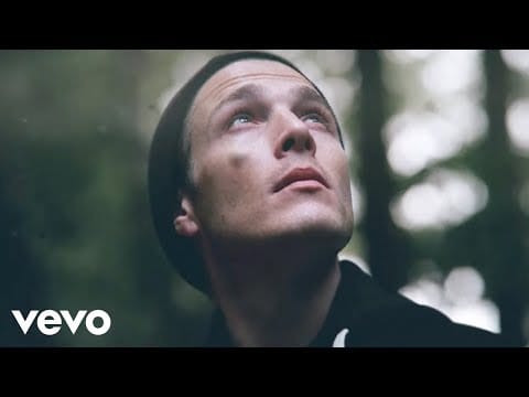 Breaking Benjamin — Breaking Benjamin - Never Again (Official Video)