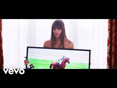 Clara Luciani — Clara Luciani - Nue