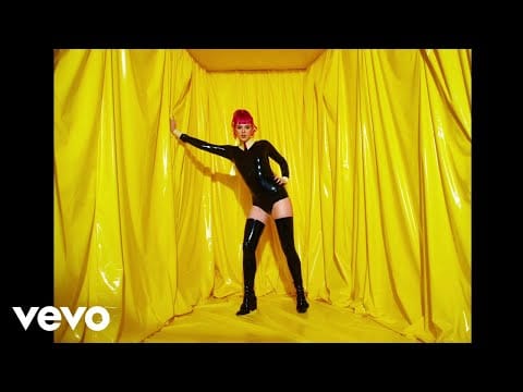 Girli — Deal With It
