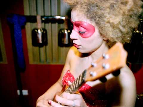 Martina Topley-Bird — Martina Topley-Bird - Harpsicord Kiss - Some Place Simple