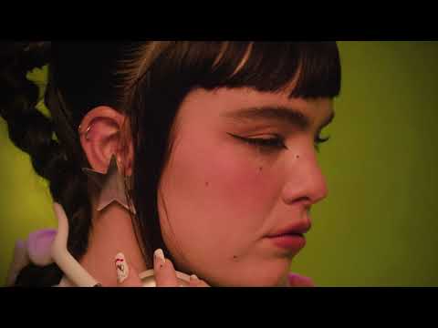 BENEE — BAGELS | Youthline
