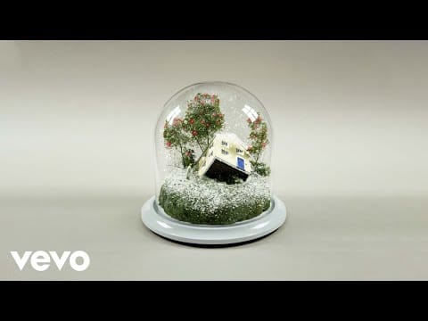 Fenne Lily — Christmas Alone (Official Visualizer)