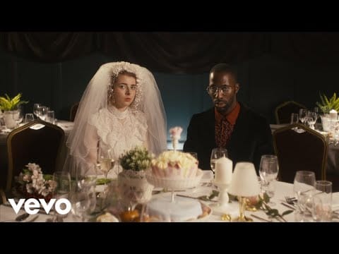 dodie — In The Middle