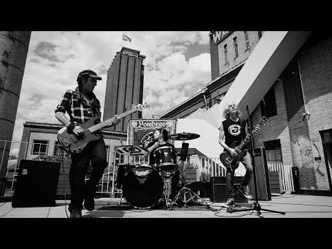 Lombego Surfers — Lombego Surfers - Miss It (Official Video)
