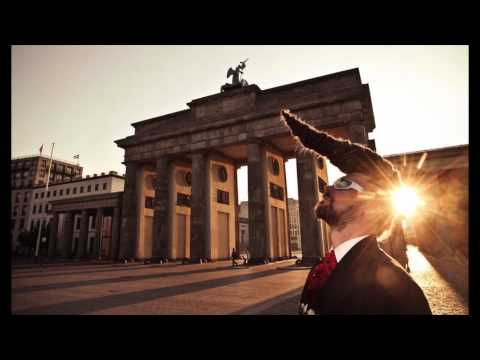 Leningrad Cowboys — Leningrad Cowboys- Buena vodka social club