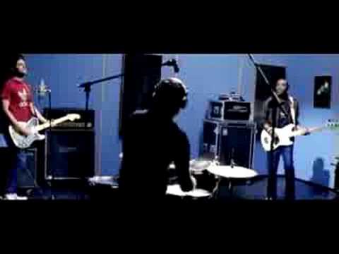 Bedouin Soundclash — Bedouin Soundclash - Walls Fall Down