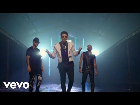 Sebastián Yatra — Sebastián Yatra - Alguien Robó ft. Wisin, Nacho