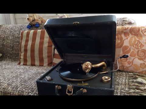 International Novelty Orchestra — Let Us Waltz As We Say Goodbye - International Novelty Orchestra  1925