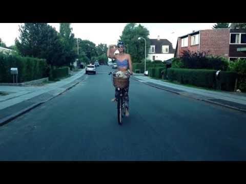 Oh Land — Oh Land - My Boxer [Official Music Video]