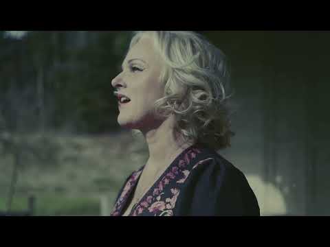 Liv Kristine — Liv Kristine - Amor Vincit Omnia (Official video)