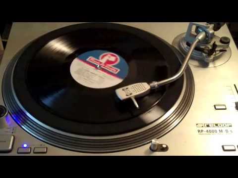 The Jumping Jewels — The Jumping Jewels - Guitars About Town (A) (Music - De Wolfe 1964)