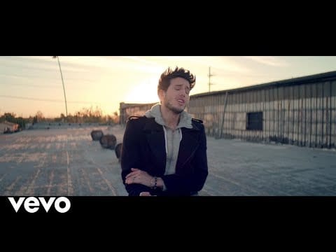 Sebastián Yatra — Sebastián Yatra - Devuélveme El Corazón