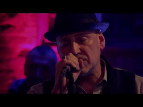Fury in the Slaughterhouse — FURY IN THE SLAUGHTERHOUSE – “Trapped Today, Trapped Tomorrow” (Live & Acoustic) (Offizielles Video)