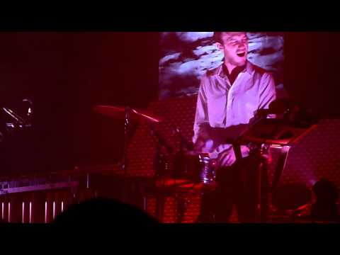 Caravan Palace — Caravan Palace "Panic" au Cargo à Caen