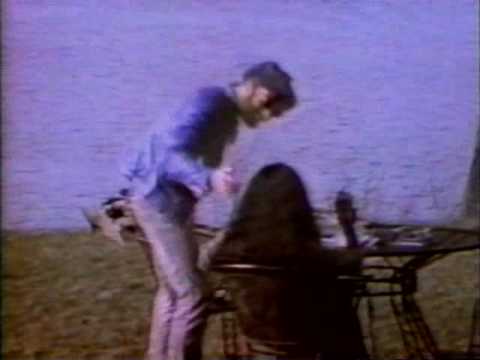 Yoko Ono — Yoko Ono - Walking On Thin Ice