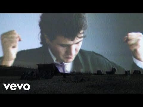 Daniel Balavoine — Daniel Balavoine - Sauver l'amour (Clip Officiel)