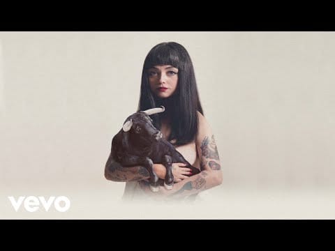 Mon Laferte — Mon Laferte - La Democracia (Lyric Video / English)