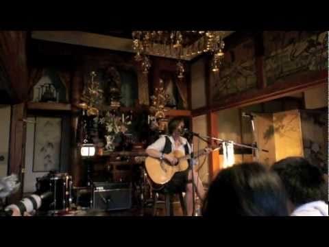Tara Jane O'Neil — Tara Jane O'Neil - The Poisoned Mine (live)