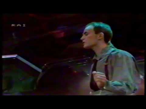 Atelier Folie — Atelier Folie - No Rhyme No Reason (on live 1983)