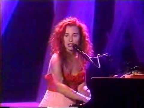 Tori Amos — Tori Amos "Silent All these Years" (1992)