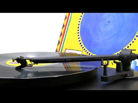 Talking Heads — This Must Be The Place (Naïve Melody) (Vinyl Video)