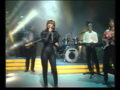 Earth And Fire — Earth & Fire - French word for love in AVRO's Service Salon
