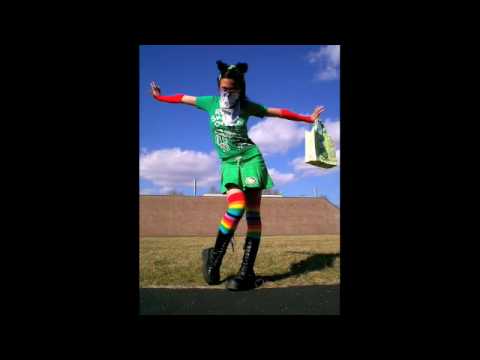 DJ Looney Tune — DJ Looney Tune - Boom! On The Moon