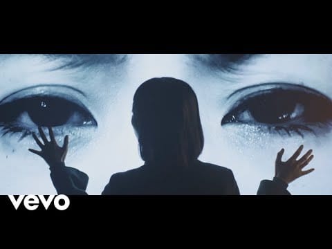 Manic Street Preachers — Hold Me Like a Heaven