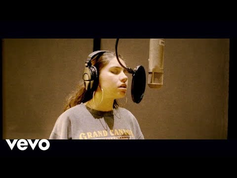 Alessia Cara — Here (Live Off The Floor)