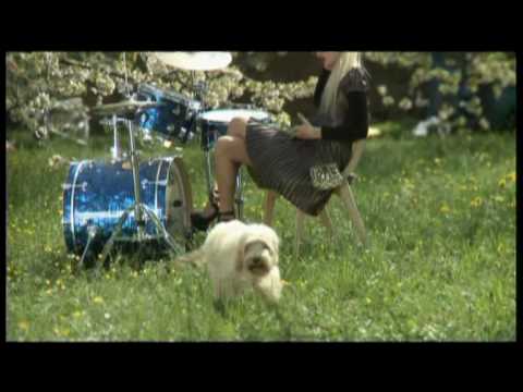 Dino Dvornik — Dino Dvornik - Pelin i med (Official Video)