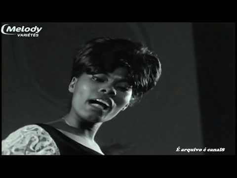 Dionne Warwick — Dionne Warwick -- Walk On By - HD