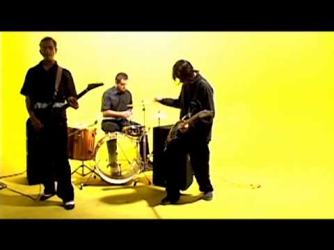 Mamá Vudú — Mamá Vudú - Ladrando (video oficial 2001)