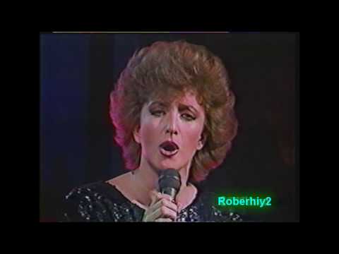 Angelica Maria — Angélica María " Pero Amanecio " con Verónica Castro