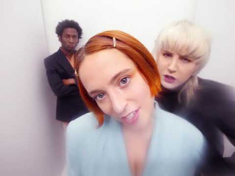 Zoee (3) — Zoee - Microwave (Official Music Video)