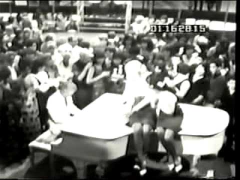 Jackie & Gayle — It's The Thought That Counts