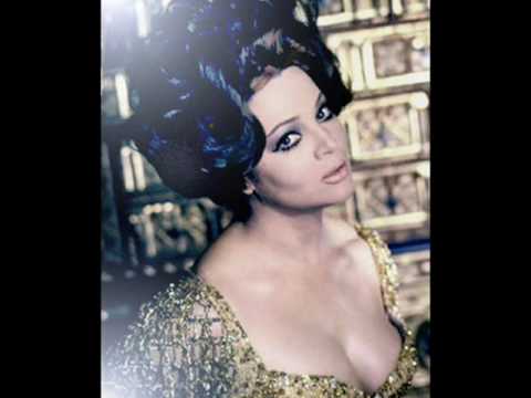 Sara Montiel — Nana Mouskouri -  La Violetera (Sarita Montiel y su belleza)