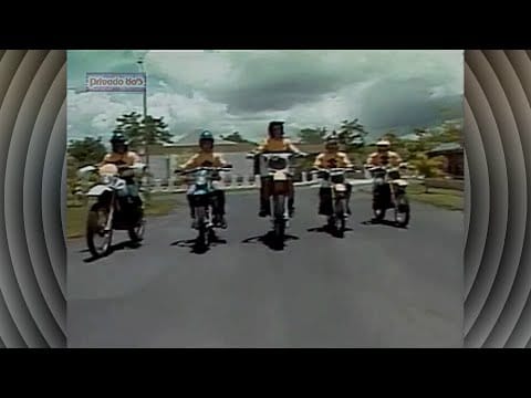 Menudo — *SÚBETE A MI MOTO* - MENUDO . 1981 (VIDEO OFICIAL) / Unicef
