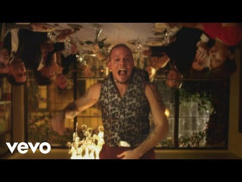 Calle 13 — Calle 13 - Vamo' A Portarnos Mal (Video)