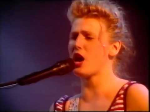 Sophie B. Hawkins — Sophie B Hawkins - Right Beside You (TOTP)