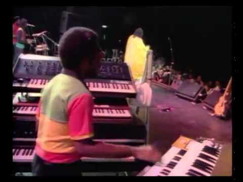 Peter Tosh — Peter Tosh Equal Right - Downpresor Mans 09 Live @ Greek Theater 1983 [Captured Live] - YouTube.FLV