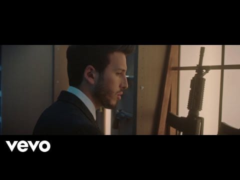 Sebastián Yatra — Sebastián Yatra - Como Si Nada ft. Cali
